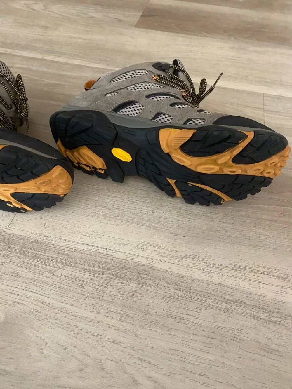 Merrell Moab Hiking Shoes | Women’s 11 | Men’s 9 | Walnut Vibram Trail Outdoor